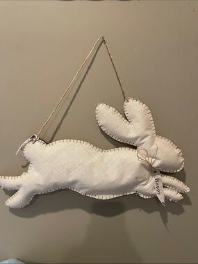 Bunny hanging decor - country farmhouse vibes
